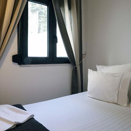 Gazi Boutique Apartment 2 เอเธนส์ ภายนอก รูปภาพ