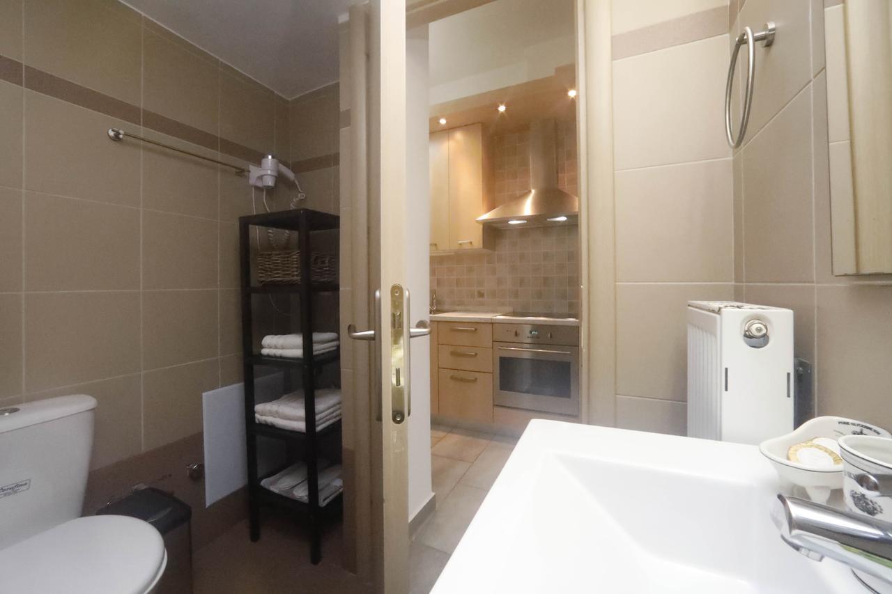 Gazi Boutique Apartment 2 เอเธนส์ ภายนอก รูปภาพ